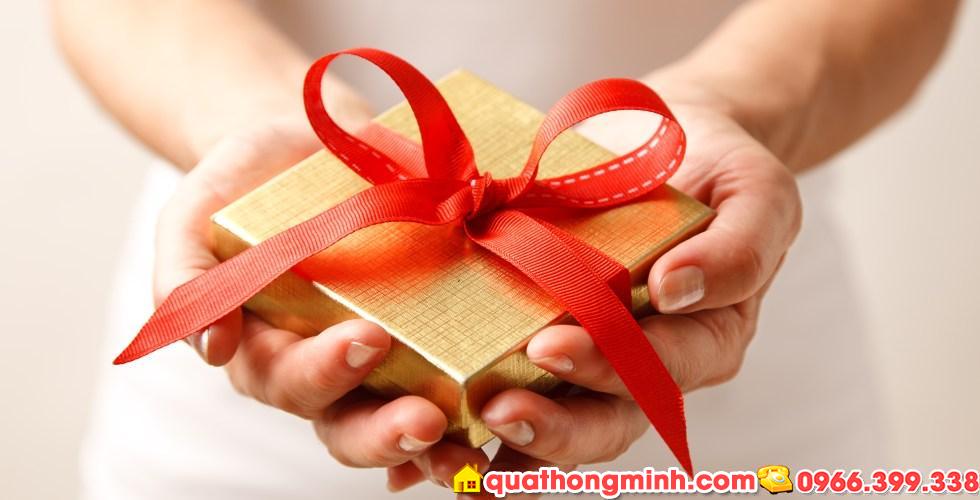 BÍ QUYẾT CHỌN QUÀ LƯU NIỆM Ý NGHĨA!