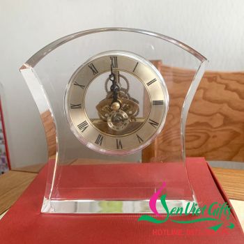 Đồng hồ để bàn pha lê dáng eo