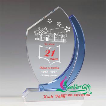 Cúp lưu niệm - Quà tặng họp lớp 18