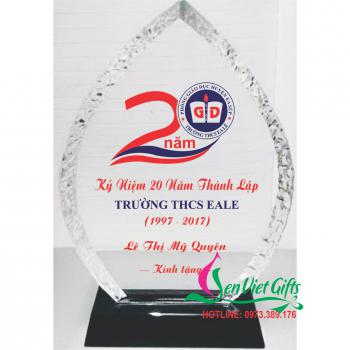 Cúp lưu niệm - Quà tặng họp lớp 21