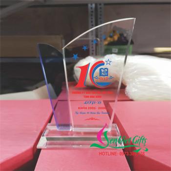 Cúp lưu niệm - Quà tặng họp lớp 23