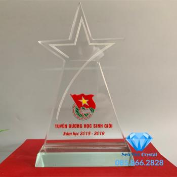 Kỷ niệm chương pha lê M5