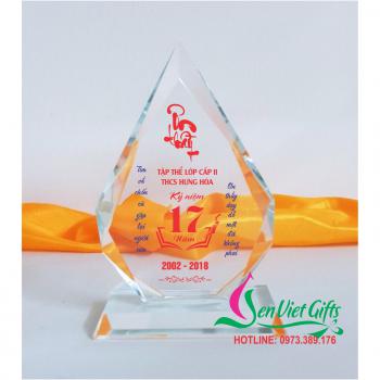 Cúp lưu niệm - Quà tặng họp lớp 32