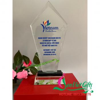 Kỷ niệm chương pha lê lưỡi mác 