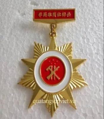 HUY HIỆU SAO VÀNG 48