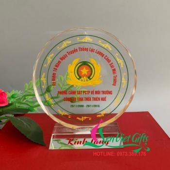 Kỷ niệm chương pha lê mặt nguyệt