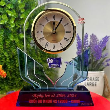Đồng hồ pha lê đế xanh