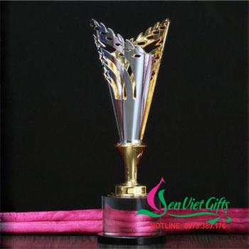 Cúp kim loại 143