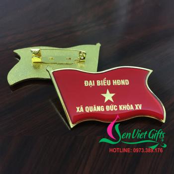 Huy Hiệu Cờ Đảng 05