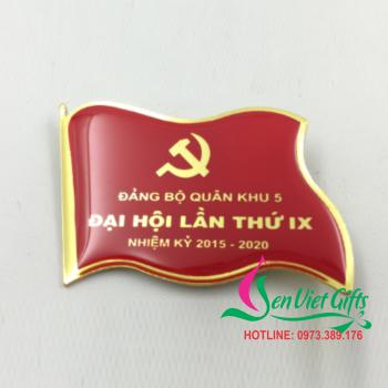 Huy Hiệu Cờ Đảng 07