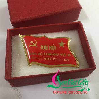 Huy Hiệu Cờ Đảng 09