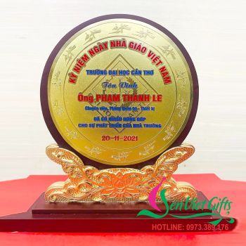 Biểu trưng đồng gỗ 24