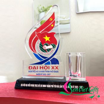 Bộ để bàn pha lê in Đoàn TNCS HCM