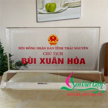 Biển chức danh pha lê M02