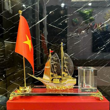 Bộ để bàn pha lê thuyền buồm M4