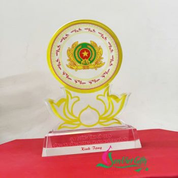 Kỷ niệm chương pha lê bông sen