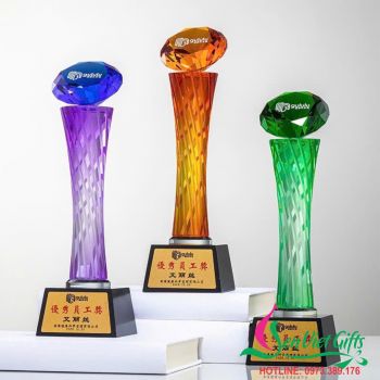 Cúp Pha Lê Màu Kim Cương