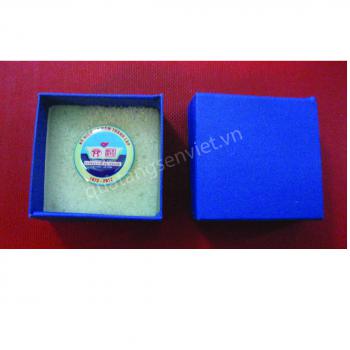 HỘP ĐỰNG HUY HIỆU 02