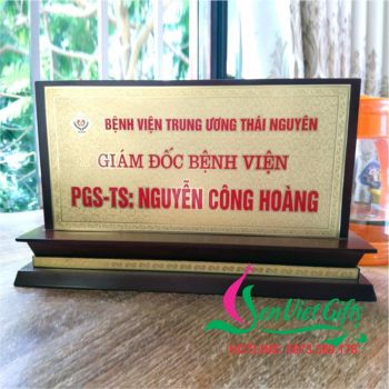 Biển chức danh đồng gỗ 09