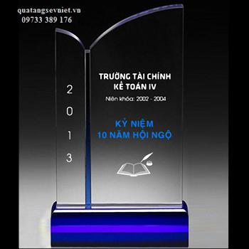 Biểu trưng pha lê họp lớp 05