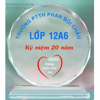 Biểu trưng pha lê họp lớp 10
