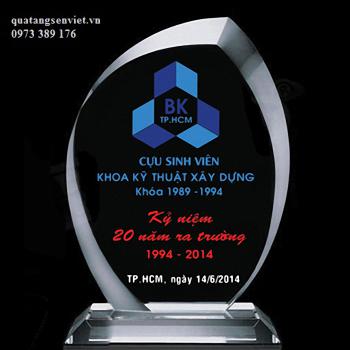 Biểu trưng pha lê họp lớp 11