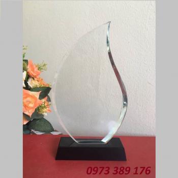 BIỂU TRƯNG PHA LÊ 76